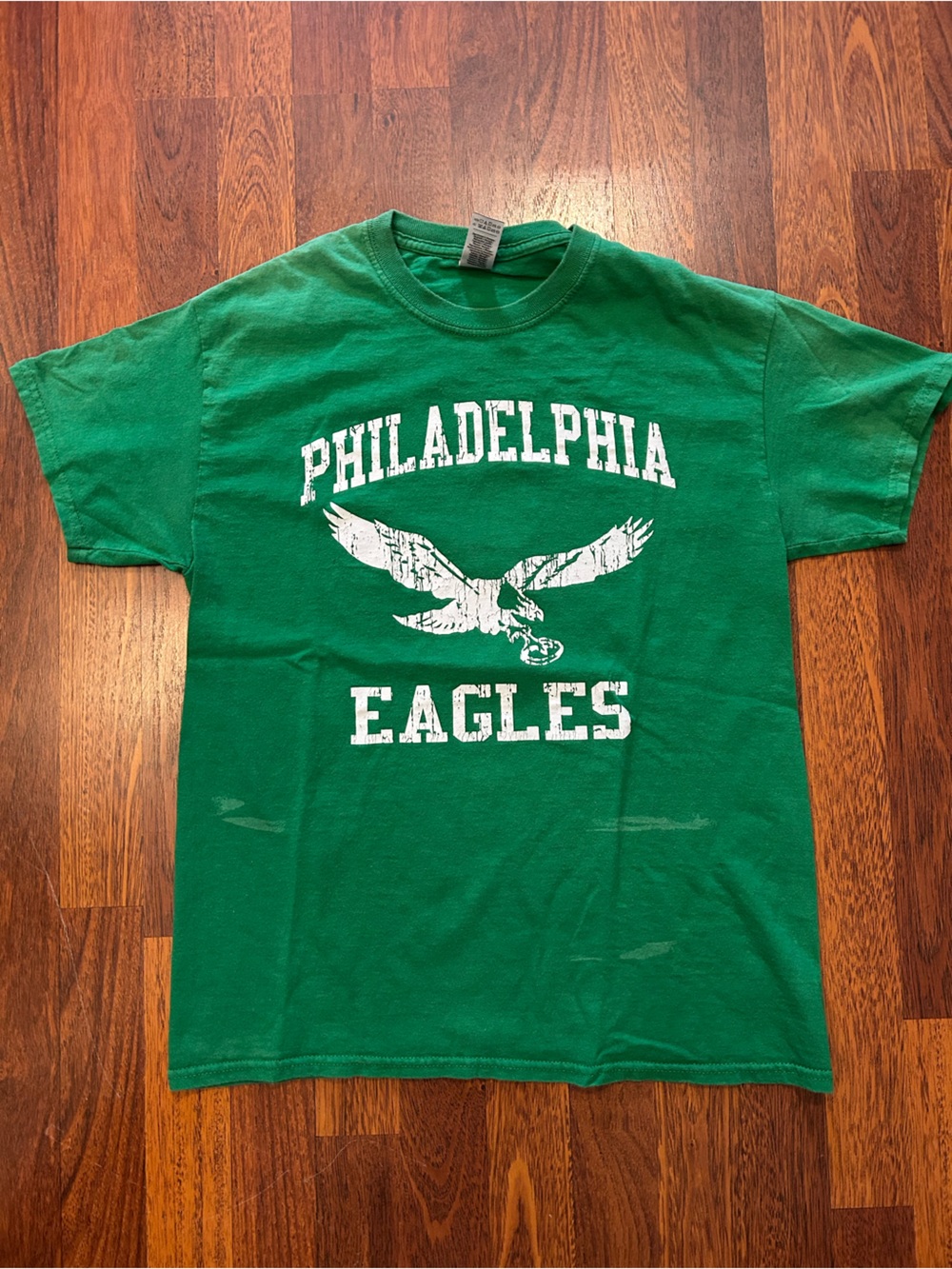 Jalen Hurts Philadelphia Eagles Distressed Retro Logo Green Tshirt Size Medium